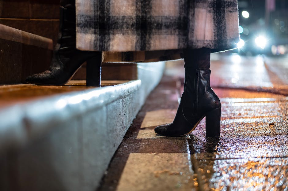 How To Walk In High Heels For Beginners